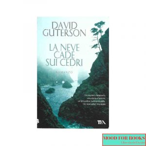 La neve cade sui cedri